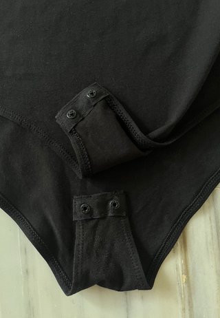 Body negro de tirantes anchos H&M