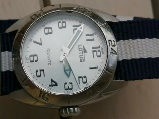 Reloj Lotus Plata y Azul