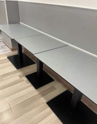 Mesas de oficina metálicas y de madera