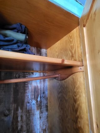 Armario ropero de madera azul