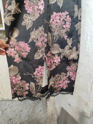 Vestido Zara floral negro y rosa