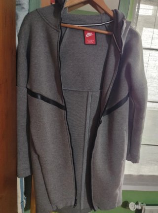 Chaqueta larga Nike gris