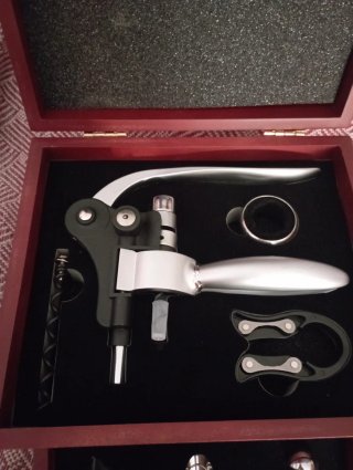 Set de Vino Metálico 7 Piezas Caja Madera