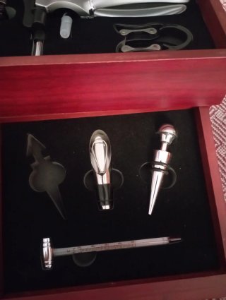 Set de Vino Metálico 7 Piezas Caja Madera
