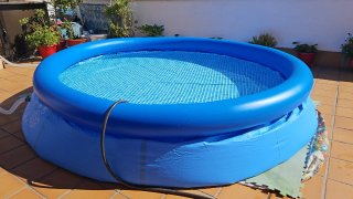 Piscina hinchable infantil azul