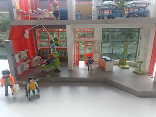 Playmobil Hospital Infantil + ambulancia Ref. 6657
