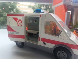 Playmobil Hospital Infantil + ambulancia Ref. 6657