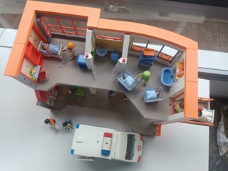 Playmobil Hospital Infantil + ambulancia Ref. 6657