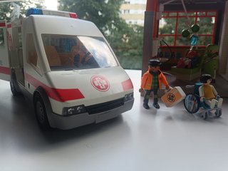 Playmobil Hospital Infantil + ambulancia Ref. 6657