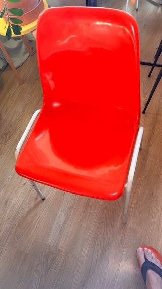 Lote 4 Sillas Apilables Vintage Rojas
