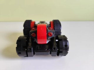 Coche teledirigido RC negro y rojo