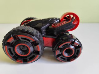 Coche teledirigido RC negro y rojo
