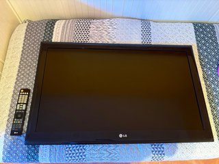 TV LG 37’’ + Soporte