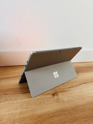 Microsoft Surface Pro 7 plteada