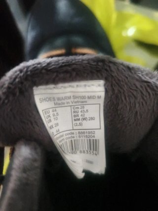 Botas de frío negras y marrones