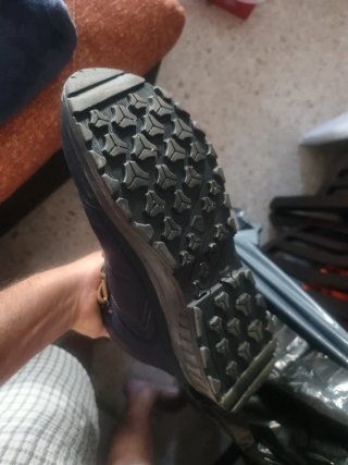 Botas de frío negras y marrones