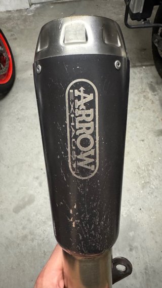 Escape Arrow Pro-Race Aprilia Tuono V4 / RSV4