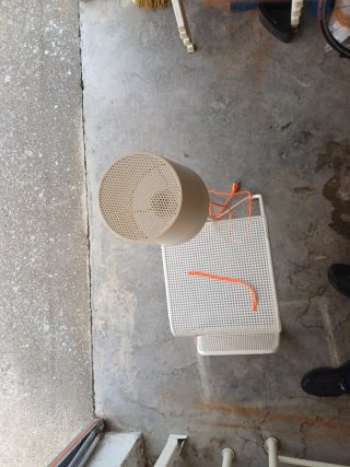 Mesilla auxiliar con revistero. No lo envio