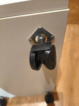 Cajonera de oficina gris y blanca