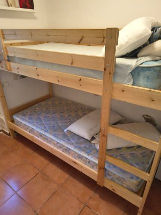 Litera Ikea Mydal Pino 90x200cm para tres personas