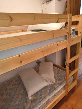 Litera Ikea Mydal Pino 90x200cm para tres personas