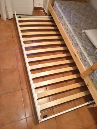 Litera Ikea Mydal Pino 90x200cm para tres personas