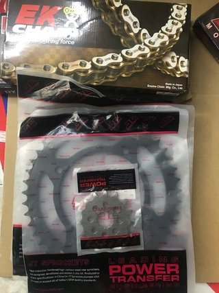 Kit Transmisión EK Cadena Corona Piñón Reforzado