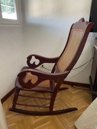 Mecedora antigua madera maciza rejilla vintage