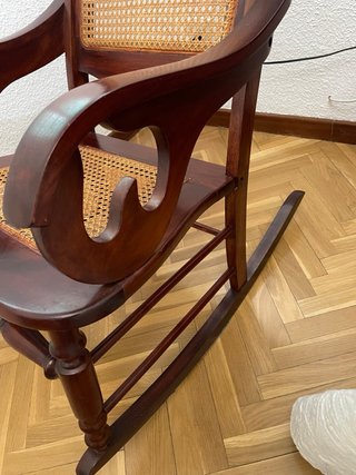 Mecedora antigua madera maciza rejilla vintage