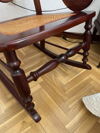 Mecedora antigua madera maciza rejilla vintage