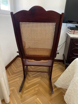Mecedora antigua madera maciza rejilla vintage