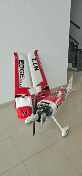 Avión Edge 540 V3 Black Horse