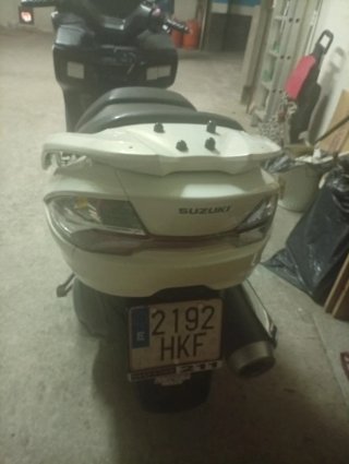 Suzuki Burgman 400 Blanca