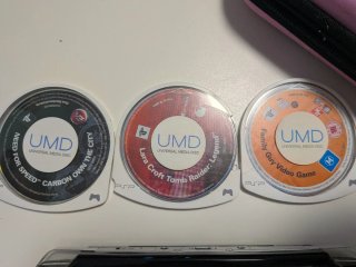 PSP Negra + 3 Juegos + Funda Rosa