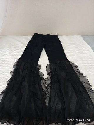 Pantalón ancho con volantes