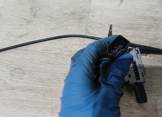 Cerradura capot volkswagen 4k0823509a golf 2738635