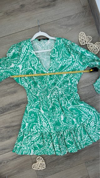 Vestido Zara verde estampado