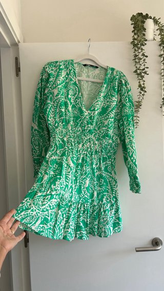 Vestido Zara verde estampado