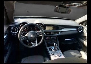 Alfa Romeo Stelvio 2023