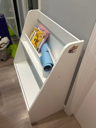 Librería infantil con cajón blanco
