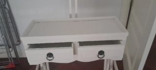 Perchero de madera blanco con cajones