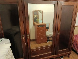 Armario antiguo 3 puertas madera y cristal