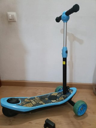 Patinete eléctrico infantil para 4 años