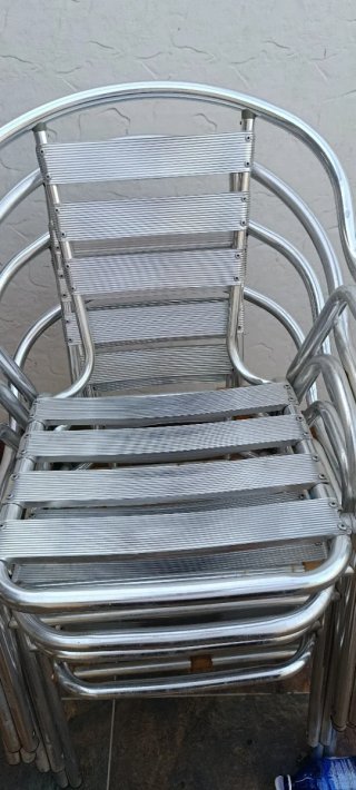 Sillas de aluminio apilables