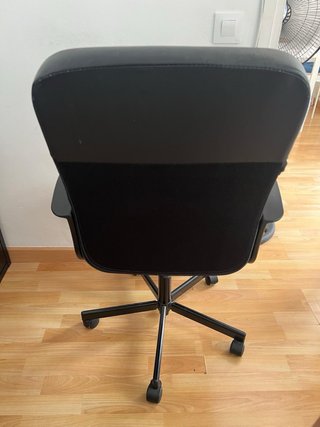 Silla giratoria Ikea Negra