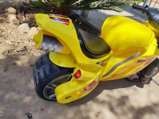 Moto correpasillos Injusa XL Amarilla