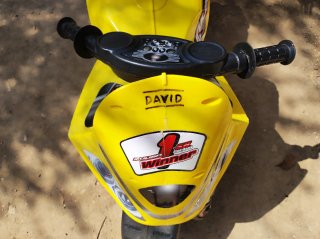 Moto correpasillos Injusa XL Amarilla