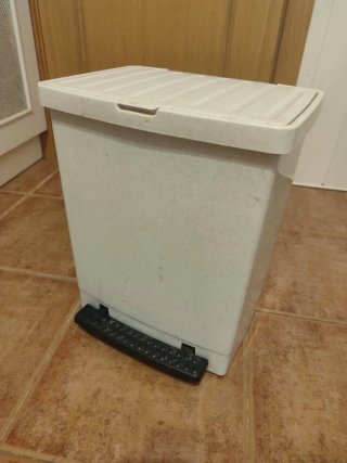 Cubo de basura Tatay blanco