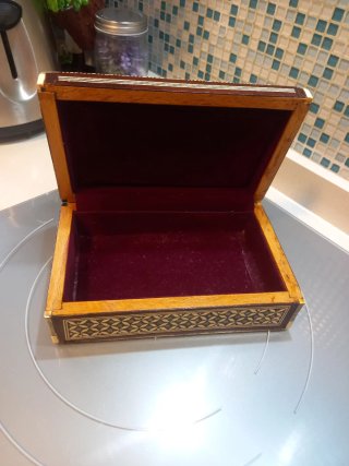 Caja de madera decorada