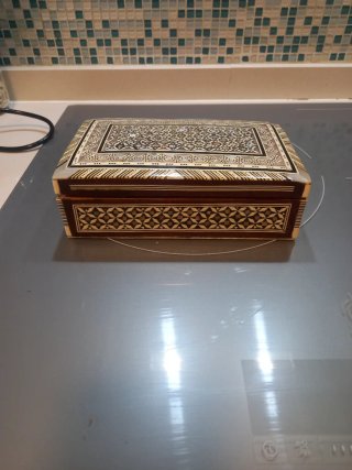 Caja de madera decorada